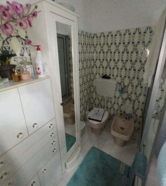 Remodelação de casa de banho em Cadafais, Lisboa. Renovação integral WC por JCC Design.