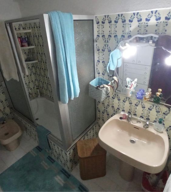 Remodelação de casa de banho em Cadafais, Lisboa. Renovação integral WC por JCC Design.