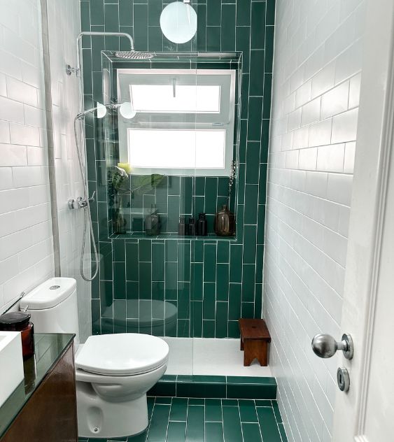 Remodelação de casa de banho em Benfica, Lisboa. Renovação integral WC por JCC Design.