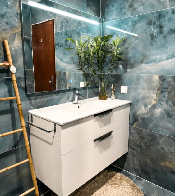 Remodelação de casa de banho em Cadafais, Lisboa. Renovação integral WC por JCC Design.