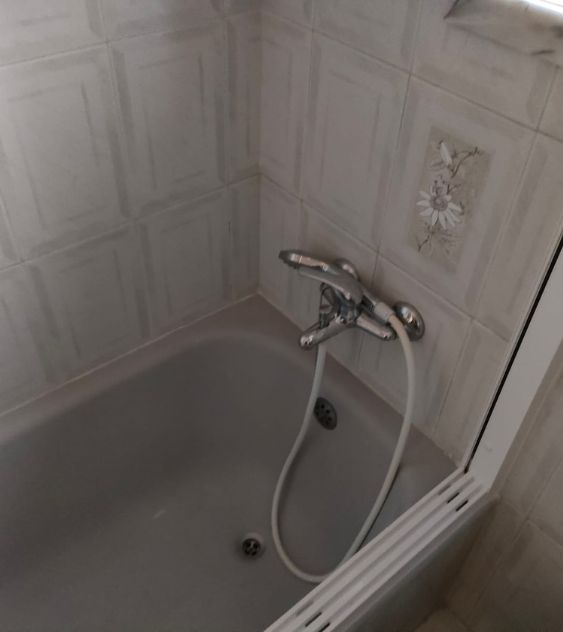 Remodelação de casa de banho em Gondomar, Porto. Renovação integral WC por JCC Design.
