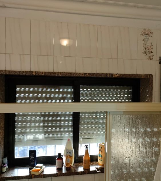 Remodelação de casa de banho em Gondomar, Porto. Renovação integral WC por JCC Design.