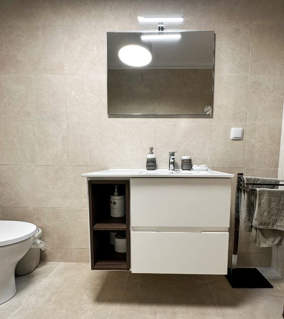Remodelação de casa de banho em Gondomar, Porto. Renovação integral WC por JCC Design.