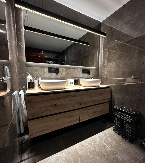 Remodelação de casa de banho em Gondomar, Porto. Renovação integral WC por JCC Design.