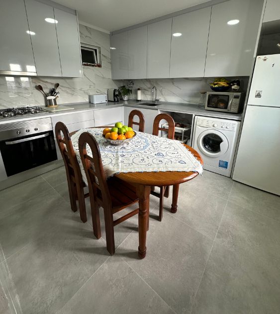 Remodelação de cozinha em Agualva-Cacém, Lisboa. Renovação de cozinha completa por JCC Design.