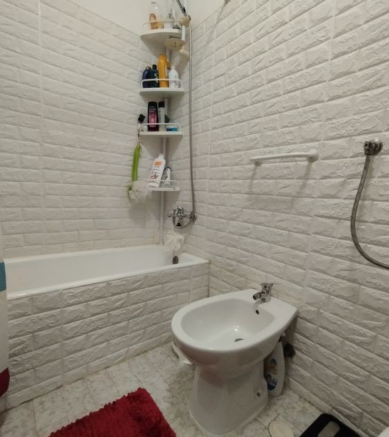 Remodelação de casa de banho no Cacém, Sintra. Renovação integral WC por JCC Design.